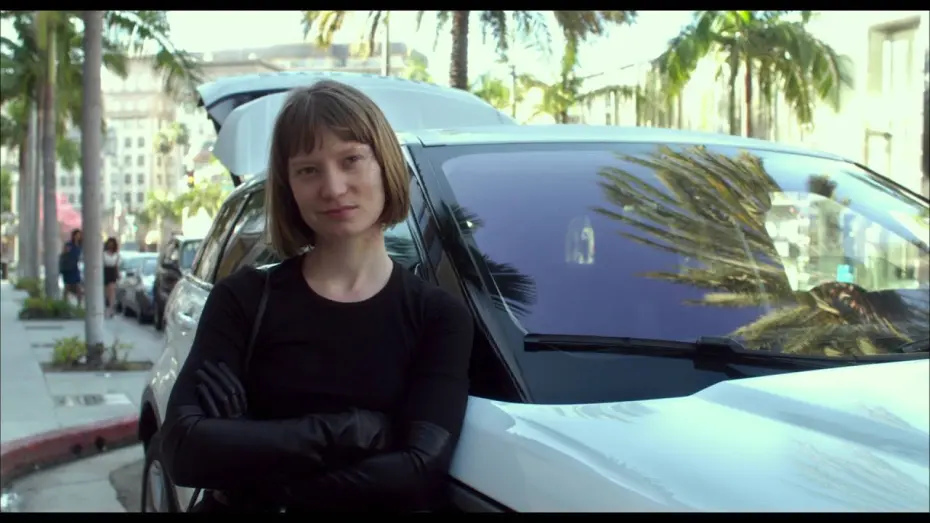 Wideo do filmu Mapy gwiazd — MAPS TO THE STARS: clip - "How's show business?"