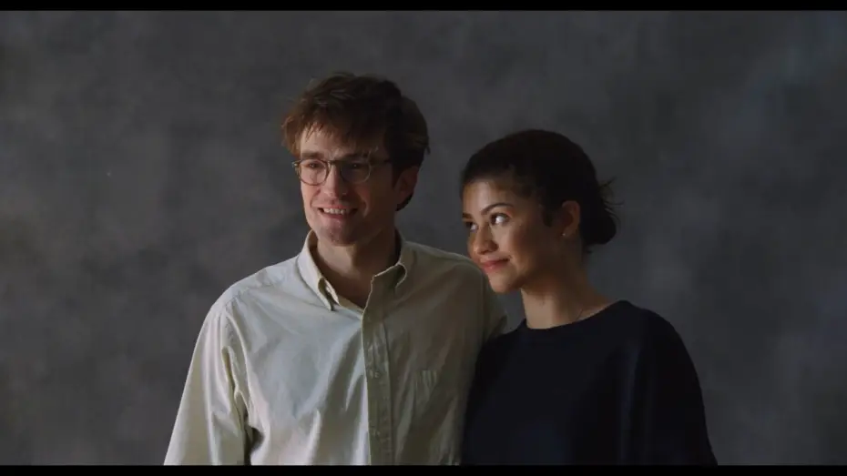 Wideo do filmu Drama — An Awkward Photoshoot