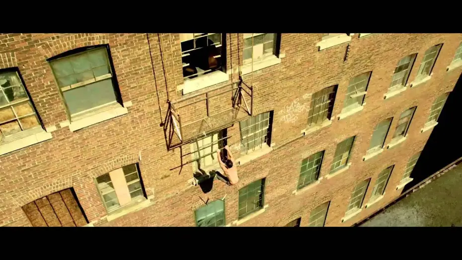 Wideo do filmu Brick Mansions. Najlepszy z najlepszych — BRICK MANSIONS - Bande Annonce VF