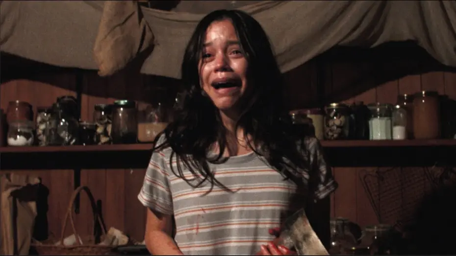 Wideo do filmu X — Lorraine (Jenna Ortega) tries to escape