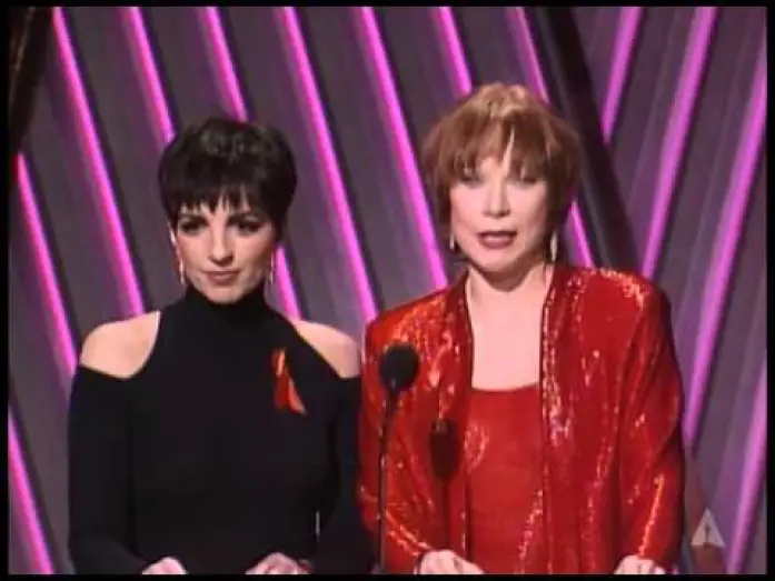 Wideo do filmu Piękna i Bestia — "Beauty And The Beast" Wins Original Song: 1992 Oscars