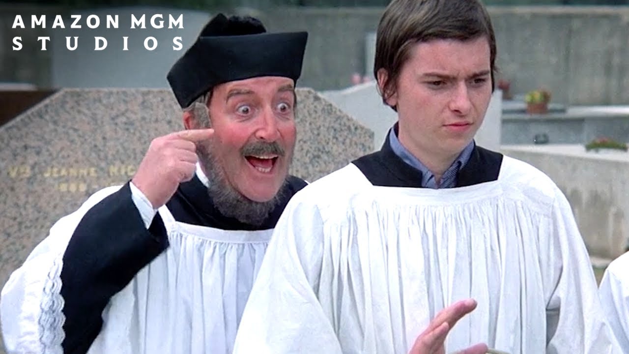Wideo do filmu Zemsta Różowej Pantery — Clouseau Crashes His Own Funeral