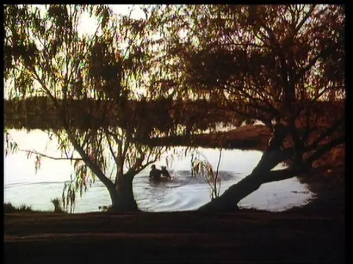 Wideo do filmu Co Gryzie Gilberta Grape'a — ¿a quien ama gilbert grape? trailer en español
