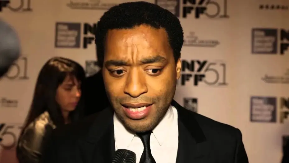 Wideo do filmu Zniewolony — NYFF51: Chiwetel Ejiofor | "12 Years A Slave" Red Carpet