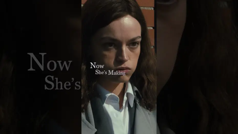 Wideo do filmu Ella McCay — Ella is just making the best of a b̶a̶d̶ dad situation