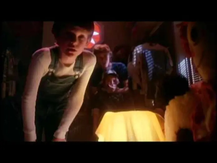 Wideo do filmu E.T. — E.T. The Extra-Terrestrial - Trailer