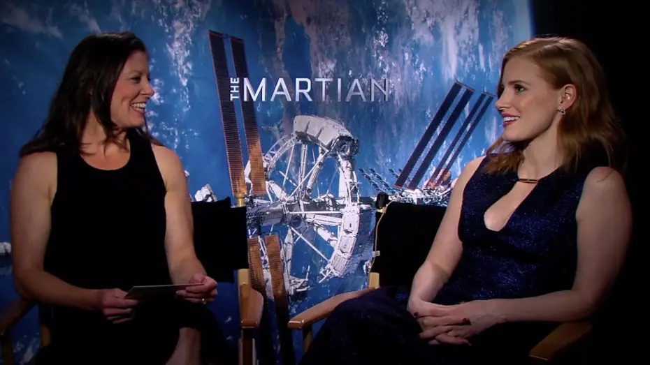 Wideo do filmu Marsjanin — Astronaut Tracy Caldwell Dyson Interviews Jessica Chastain