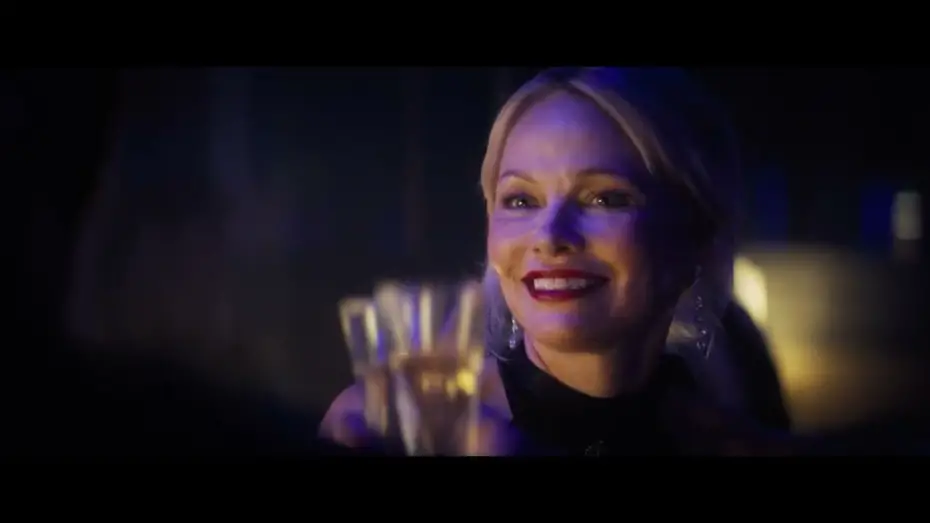 Wideo do filmu Naga broń — First Look Featurette