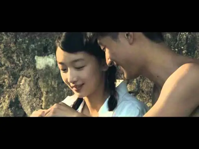 Wideo do filmu Pod krzewem głogu — Amor bajo el espino blanco - Tráiler Español