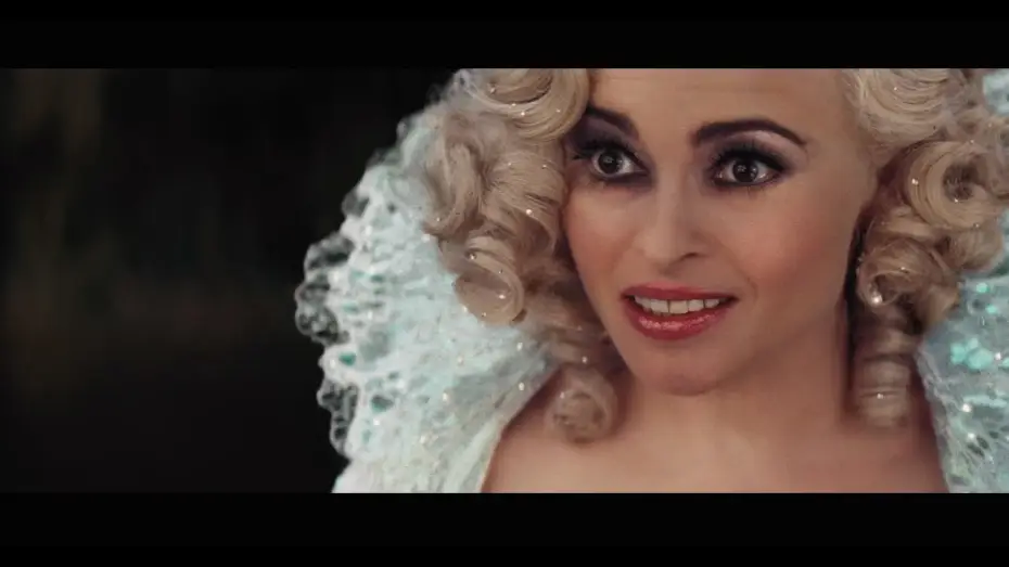 Wideo do filmu Kopciuszek — Cenerentola -- Helena Bonham Carter - Intervista alla fata madrina - POD dal film | HD