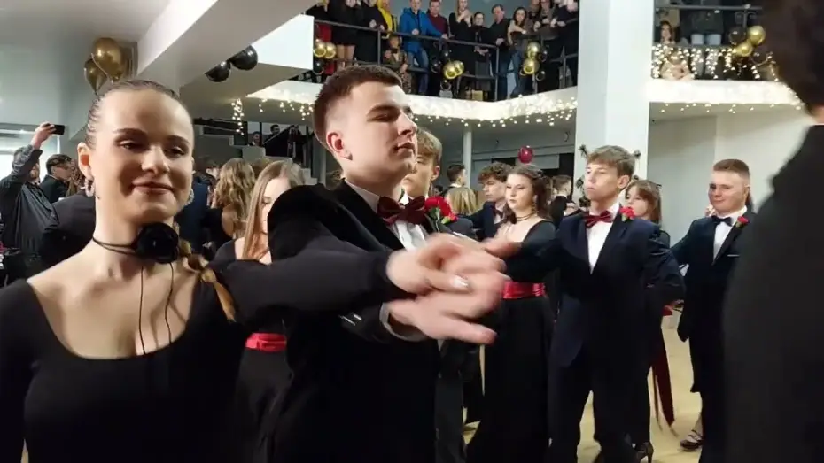 Wideo do filmu Rise of Volunteers — Studniówka I LO w Lesznie