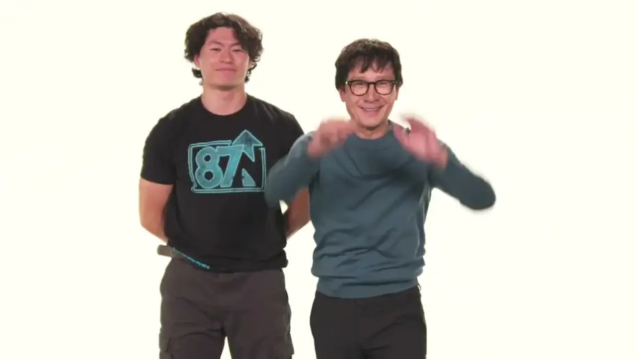 Wideo do filmu Miłość boli — Ke Huy Quan brings the moves and the fighting talk.