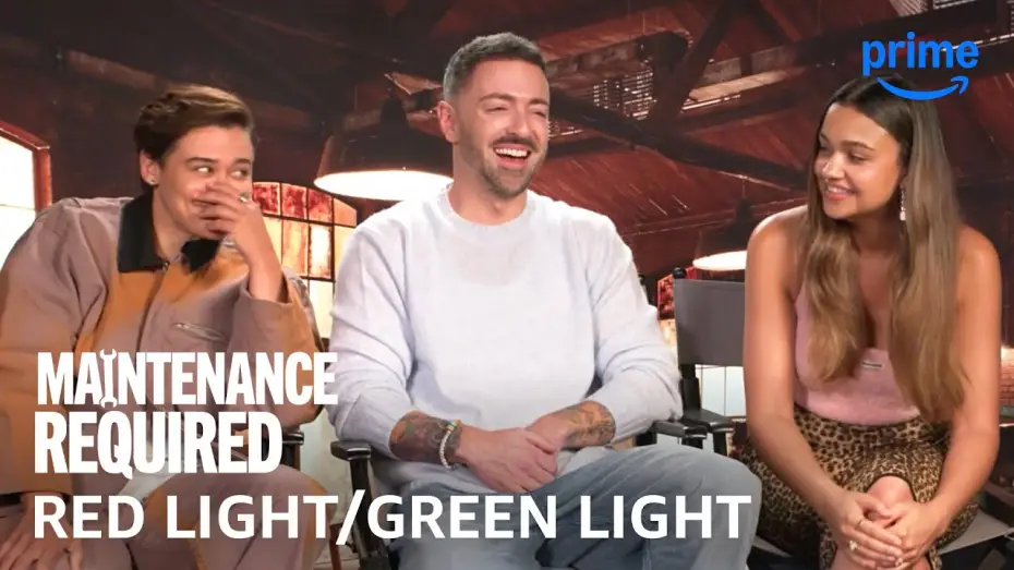 Wideo do filmu Do naprawy — Cast Plays: Red Light/Green Light