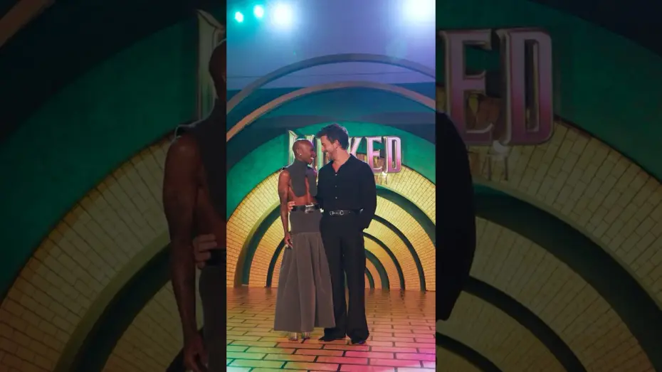 Wideo do filmu Wicked: na dobre — Cynthia Erivo and Jonathan Bailey brought the magic to São Paulo!