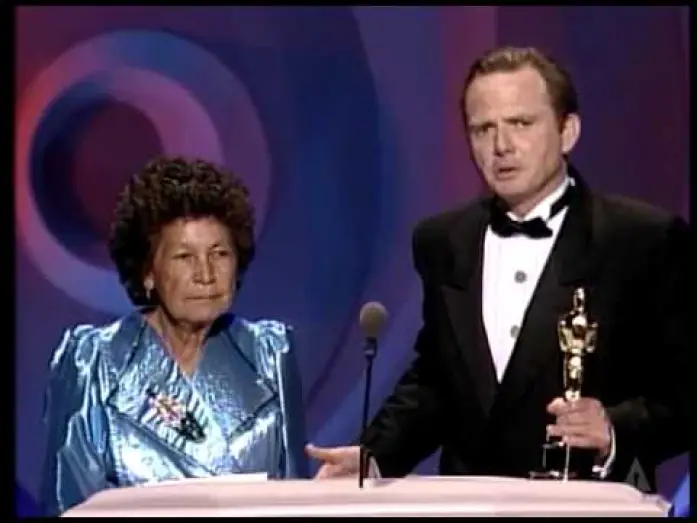 Wideo do filmu Tańczący z wilkami — Dances With Wolves Wins Adapted Screenplay: 1991 Oscars