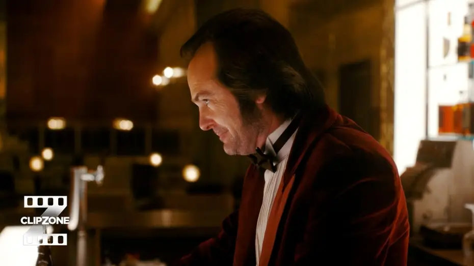 Wideo do filmu Doktor Sen — A Man Takes A Drink