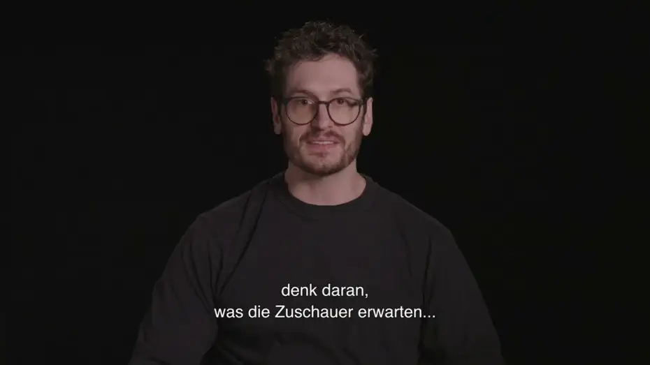 Wideo do filmu Uśmiechnij się — Featurette: Parker Finn