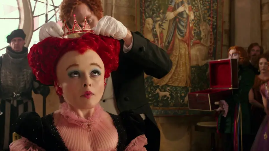 Wideo do filmu Alicja po drugiej stronie lustra — Alice de l'Autre Côté du Miroir - Extrait : Le couronnement de la Reine Rouge