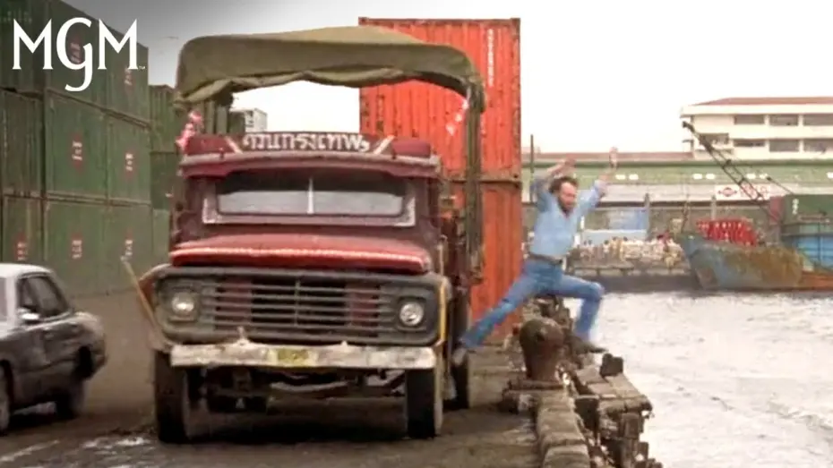 Wideo do filmu Zaginiony w Akcji — Car Chase Through The Harbor