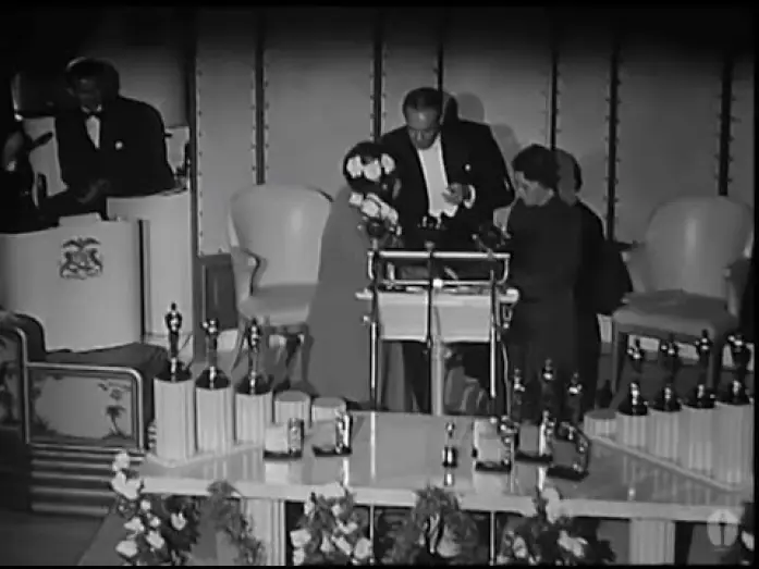 Wideo do filmu Przeminęło z wiatrem — Hattie McDaniel winning Best Supporting Actress: 12th Oscars (1940)