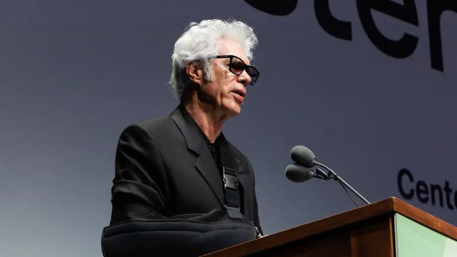 Wideo do filmu Father Mother Sister Brother — Jim Jarmusch Introduces Father Mother Sister Brother