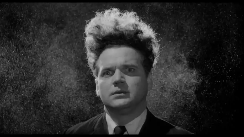 Wideo do filmu Głowa do wycierania — Cabeza borradora (Eraserhead) | Tráiler español VOSE | Avalon