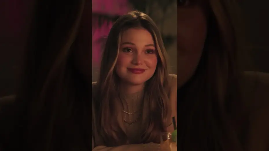 Wideo do filmu Zabójcze walentynki — Jay Tries to Woo Over Ally with a Bottle of Champagne (Scene)