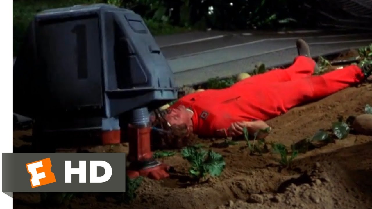 Wideo do filmu Niemy wyścig — Silent Running (1972) - Burying the Body Scene (5/10) | Movieclips