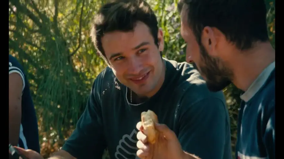Wideo do filmu Enzo — ENZO - L’ultimo film di Laurent Cantet, diretto da Robin Campillo - I primi minuti del film