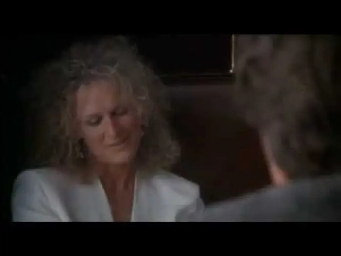 Wideo do filmu Fatalne zauroczenie — Atracción fatal tráiler en castellano