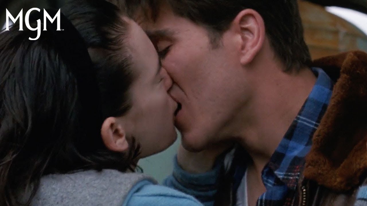 Wideo do filmu Syreny — MERMAIDS (1990) | Charlotte & Joe Kiss | MGM