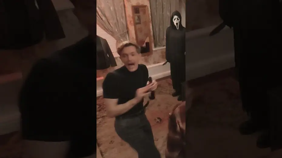 Wideo do filmu Krzyk 7 — Hello Traitors