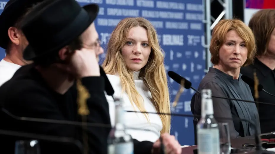 Wideo do filmu Symfonia o umieraniu — Berlinale Press Conference "Dying" (Sterben)