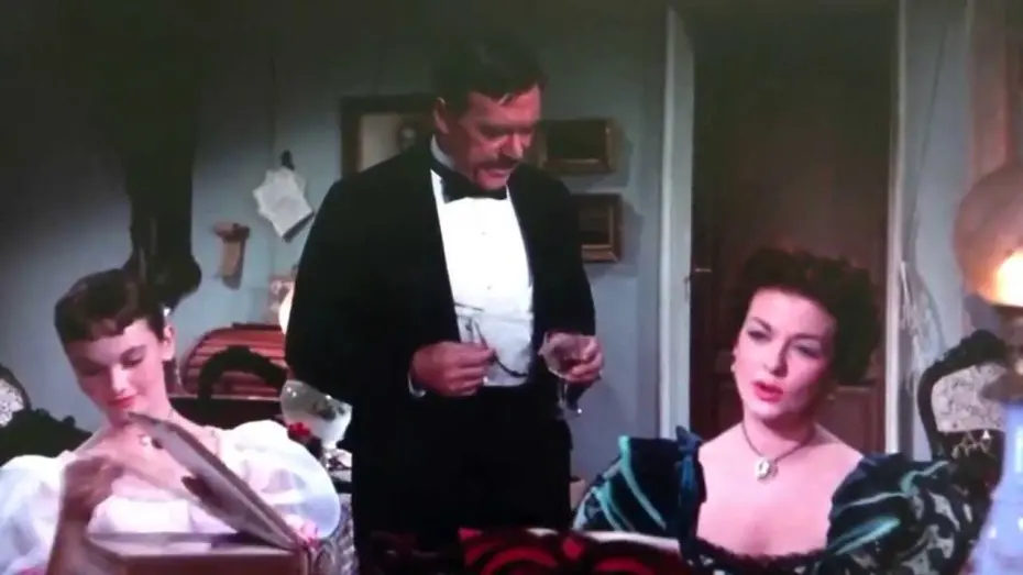 Wideo do filmu Nie jesteśmy aniołami — Joan Bennett sings "Sentimental Moments" in WE'RE NO ANGELS (1955)