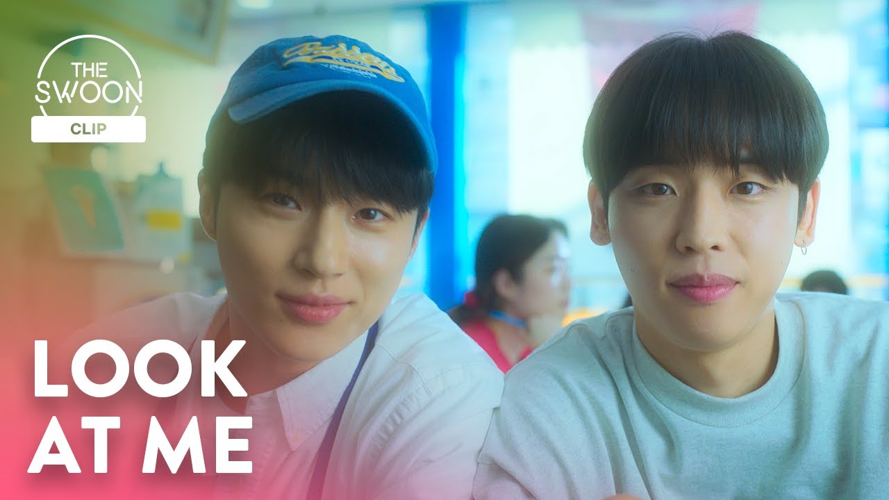Wideo do filmu Dziewczyna z XX wieku — Byeon Woo-seok and Park Jung-woo fight for Kim You-jung’s attention