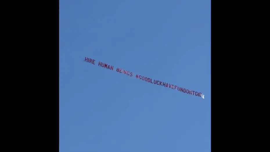Wideo do filmu Baw się dobrze i przeżyj — 'Hire Human Beings' Flight Over Silicon Valley