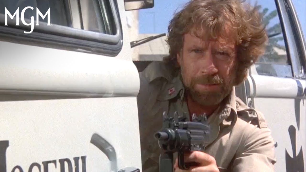 Wideo do filmu Oddział Delta — Gunfight Car Chase Scene