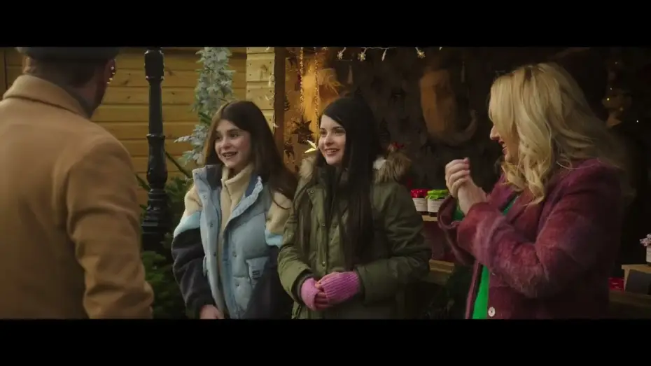 Wideo do filmu Miasto w blasku świąt — "Lifesaver"