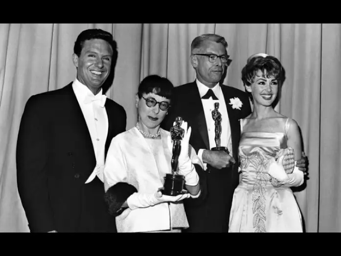 Wideo do filmu Spartakus — The Facts of Life and Spartacus Win Costume Design: 1961 Oscars
