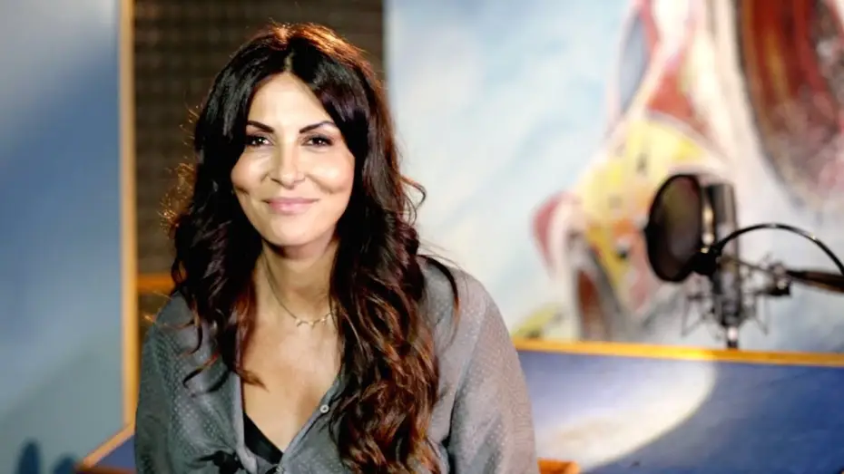 Wideo do filmu Auta 3 — Disney•Pixar: Cars 3 - Sabrina Ferilli è la voce di Sally Carrera - Featurette
