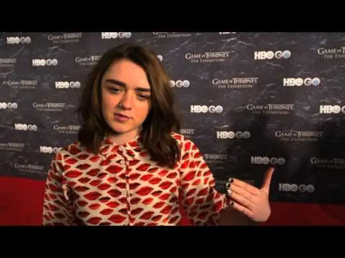 Видео к сериалу Gra o tron — Game of Thrones Season 4: Maisie Williams Remembers the Fallen (HBO)