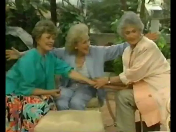 Видео к сериалу Złotka — Les Craquantes (The Golden Girls French Theme)