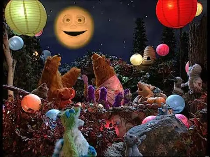 Видео к сериалу Niedźwiedź w dużym niebieskim domu — Bear In The Big Blue House - Goodbye Song (Full Cast Version)