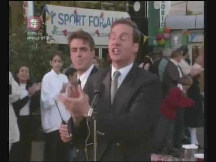 Wideo do serialu Imperium Brittasa — The Brittas Empire - Electrocution Scene