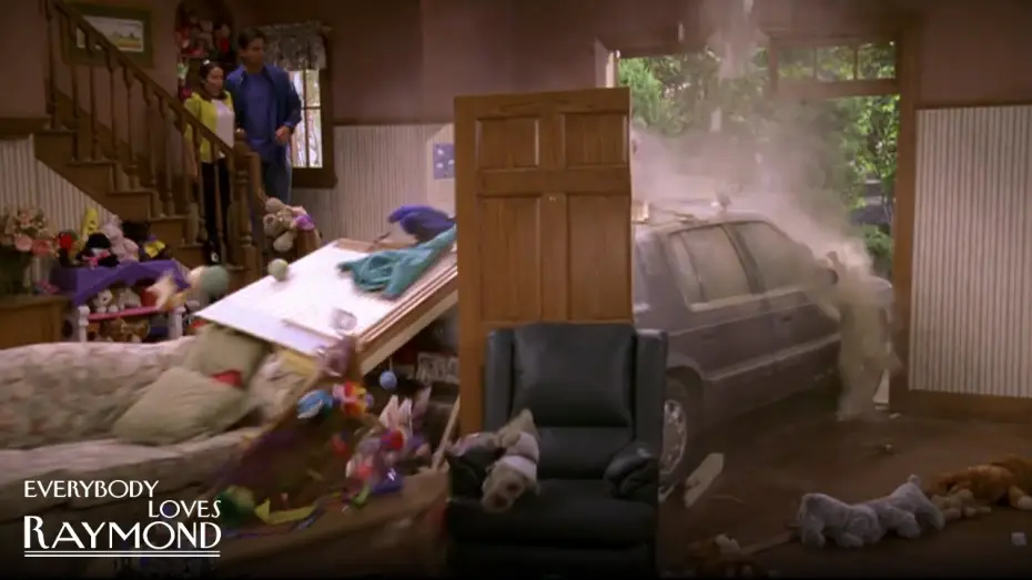 Видео к сериалу Wszyscy kochają Raymonda — You Thought Frank Was a Bad Driver... | Everybody Loves Raymond