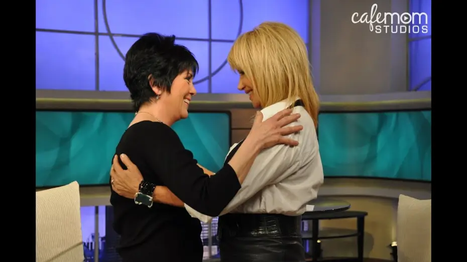 Wideo do serialu Three's Company — Three's Company Reunion with Suzanne Somers and Joyce DeWitt