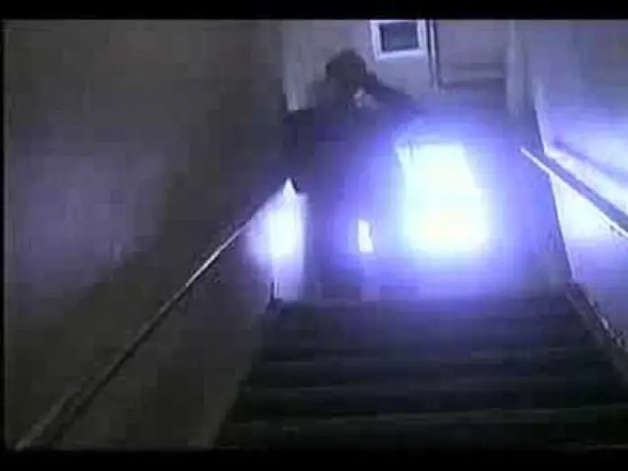 Wideo do serialu Człowiek, którego nie ma — Nowhere Man (1995) - PROMO