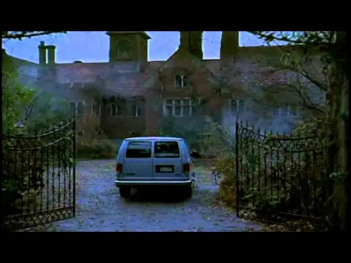 Wideo do serialu Czerwona Róża — Rose Red (2002) Trailer