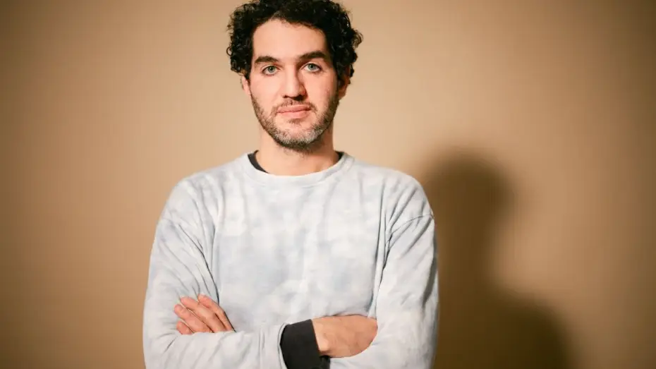 Wideo do serialu The Curse — The Curse's Benny Safdie on the Genre-Defying New Series