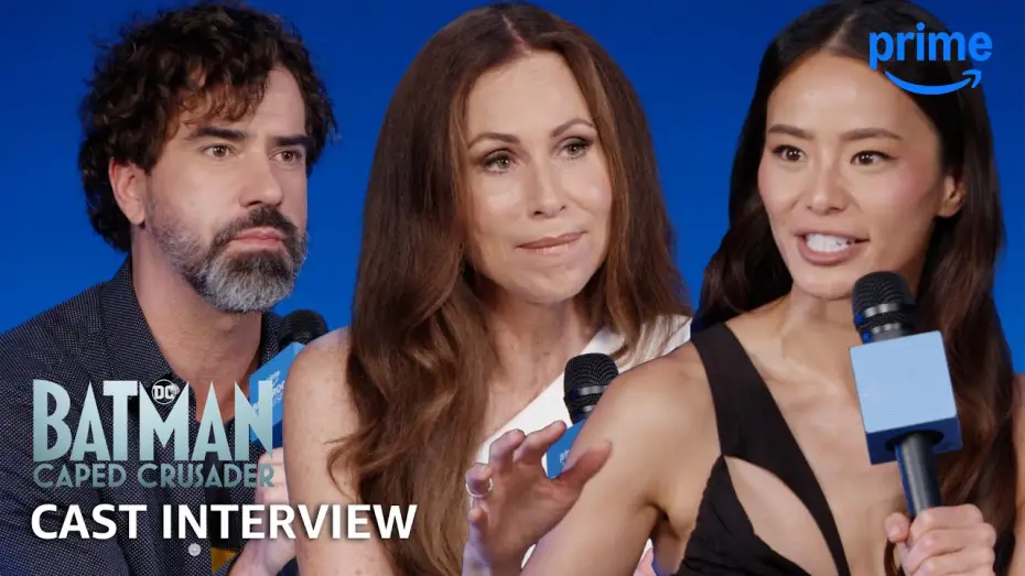 Wideo do serialu Batman: Mroczny mściciel — Q&A with Hamish Linklater, Minnie Driver, and Kamie Chung